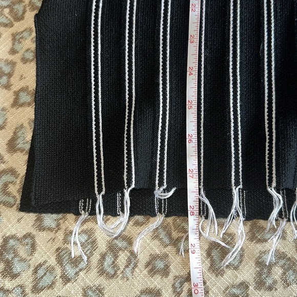 EUC KERISMA Sweater Medium - Picture 7 of 9